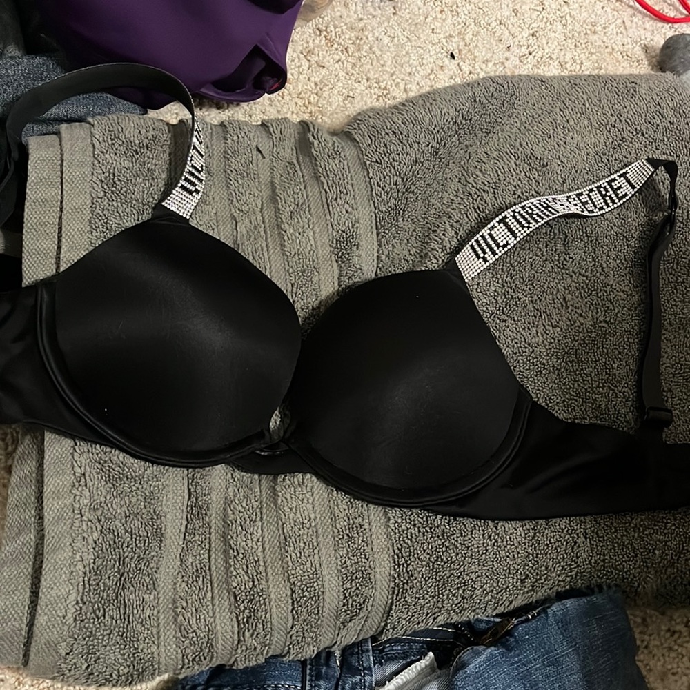 Victoria’s Secret black bling bra! Size 32B brand new never worn!